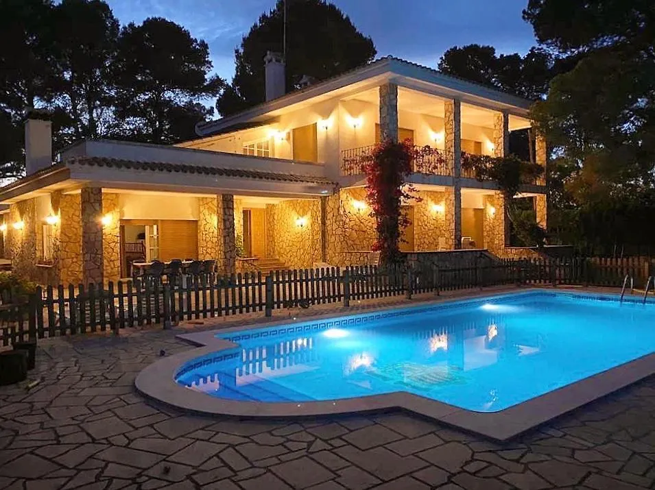 Villa Bella Cala contacts